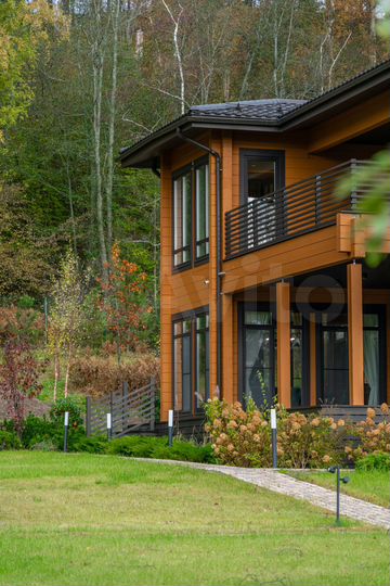 Дом 484 м² на участке 66 сот.