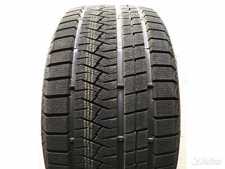 Triangle Trin PL02 255/40 R18 100Z