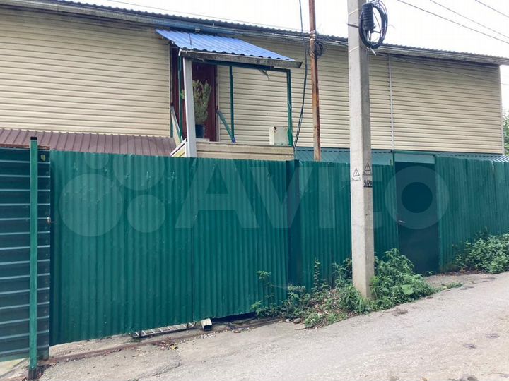 Дом 180 м² на участке 5 сот.