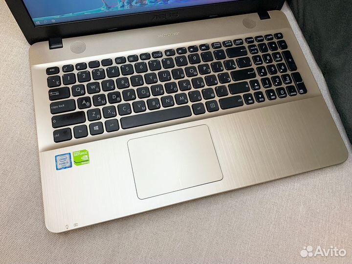 Как новый ноутбук Asus i3-6006U/ 12GB/ SSD/ 920MX