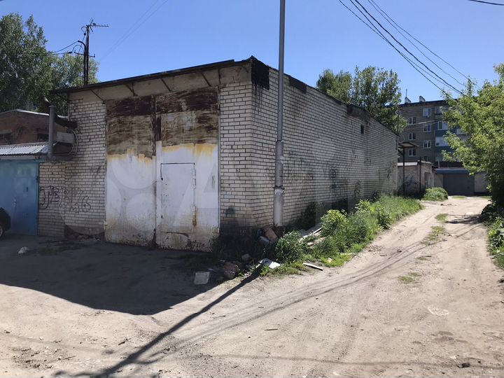 Гараж, > 30 м²