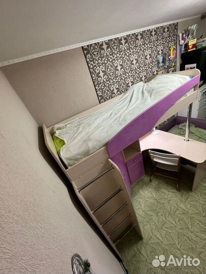 Кровать двухьярусная