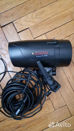Вспышка Falcon Eyes SS-200BJ