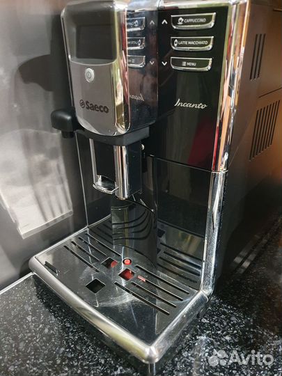 Кофемашина Philips Saeco Incanto HD8916