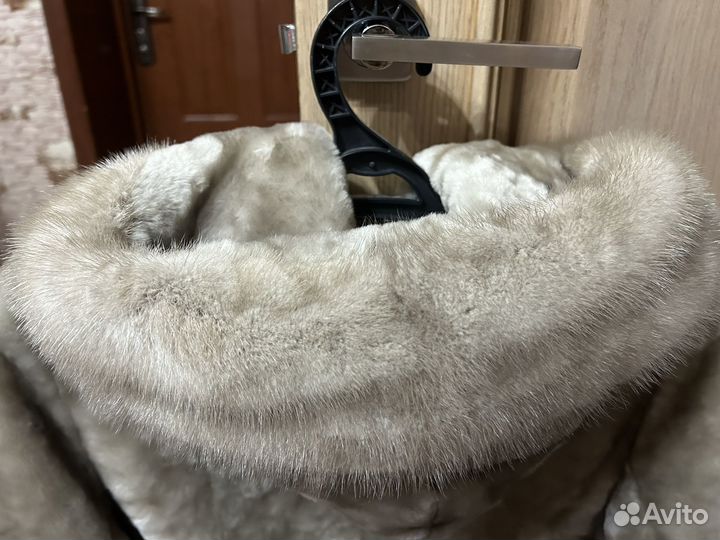 Шуба мутоновая с капюшоном 44 46