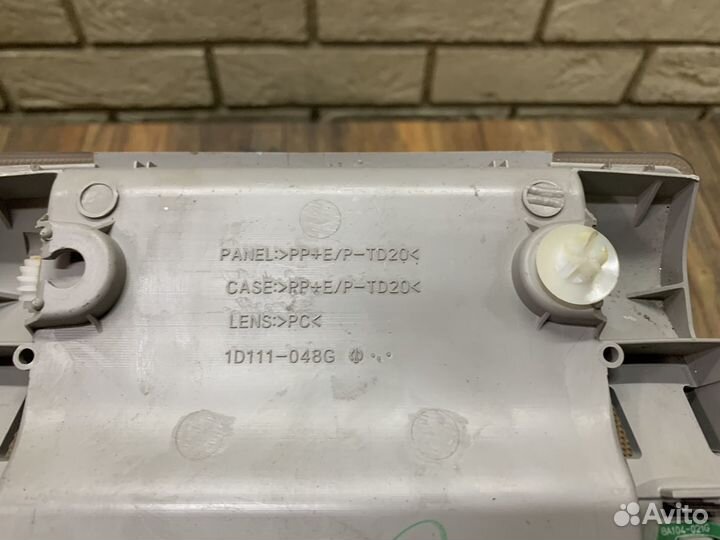 Toyota Corolla E15 Плафон салонный передний