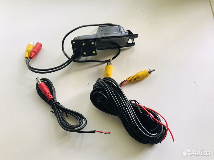 Зеркало заднего вида с монитором и камерой