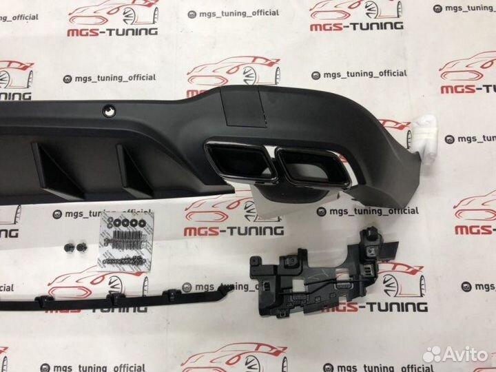 Диффузор с черными насадками Mercedes GLC 63 AMG