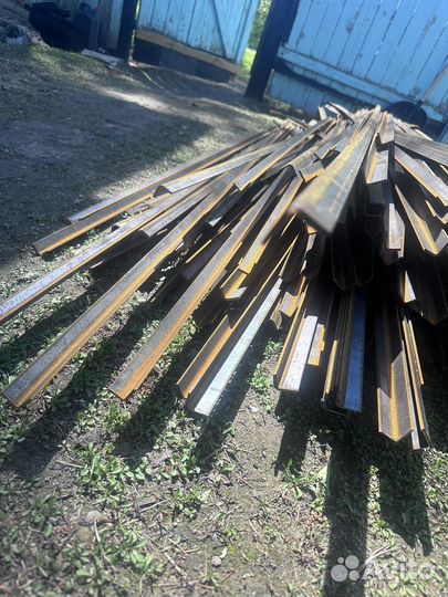 Уголок металлический 20х20