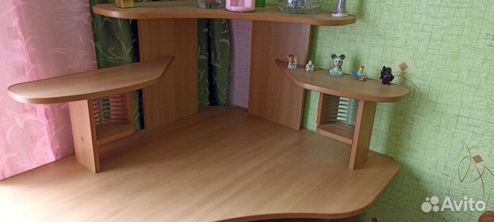 Письменный, компьютерный стол