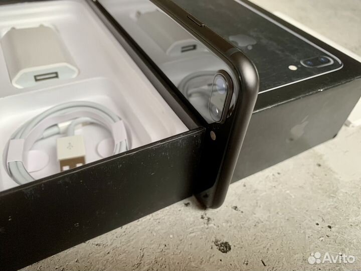 iPhone 8 Plus, 64 ГБ