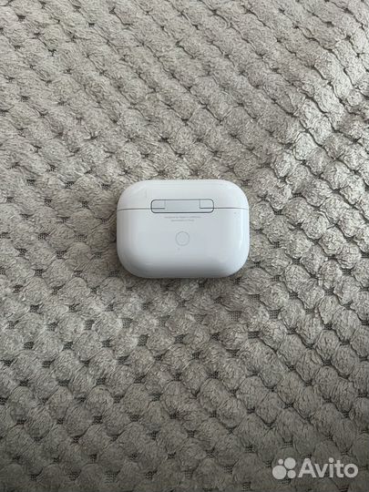 Продам кейс airpods pro и левый наушник Оригинал