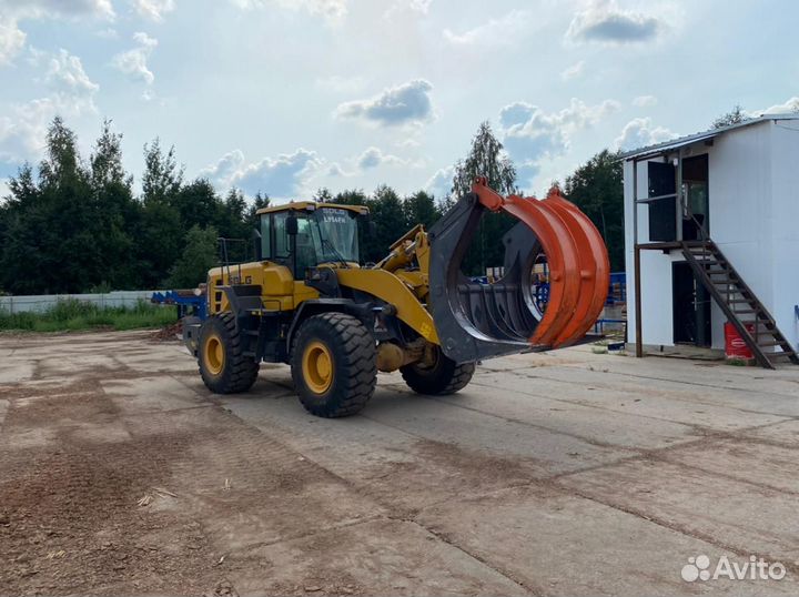 Бревнозахват усиленный на фронтальный погрузчик