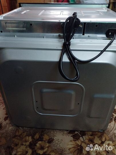 Продам электрический духовой шкаф на запасные част