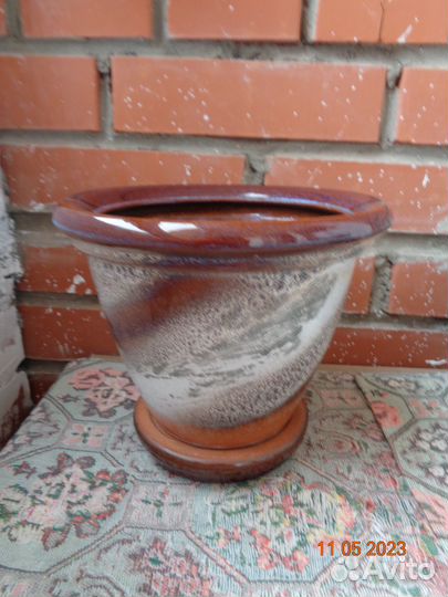 Горшки и вазон под комнатные растения