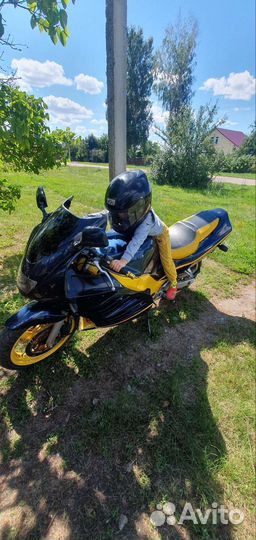 Suzuki RF400