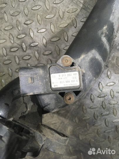 Патрубок интеркулера (Volkswagen Tiguan)