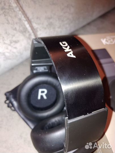 AKG K845BT