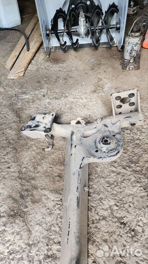 Балка от ларгус кросс