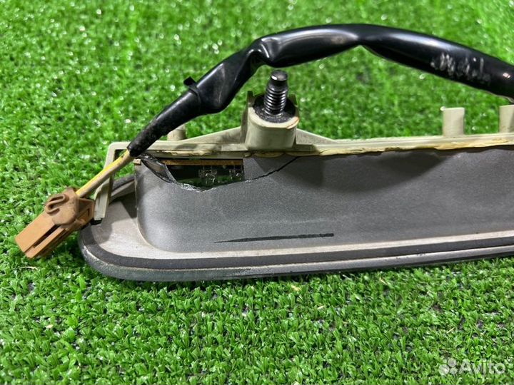 Стоп-сигнал задний Nissan Avenir