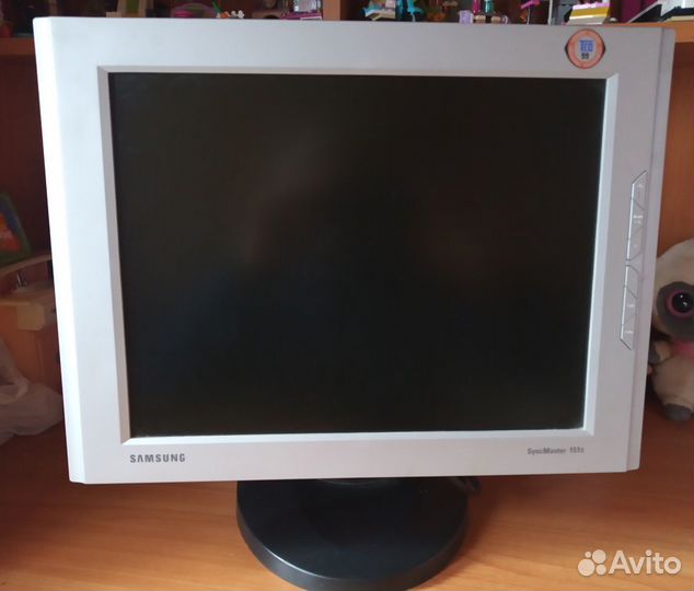 Монитор Samsung (+ колонки в подарок)