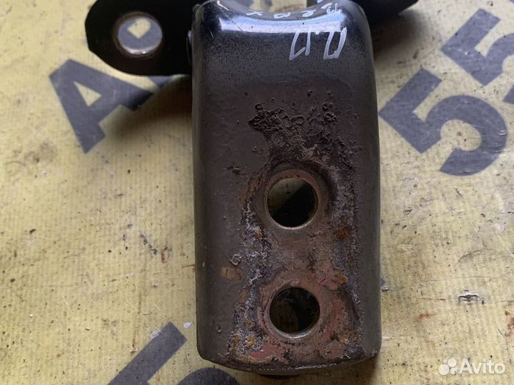 Петля двери передняя левая верхняя Lifan X60