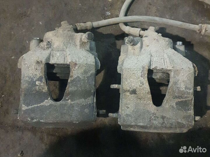 Передний правый суппорт шкода ети