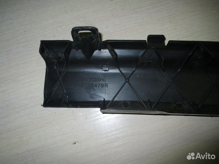 Фиксирующая пластина обивки пола (Renault Fluence)