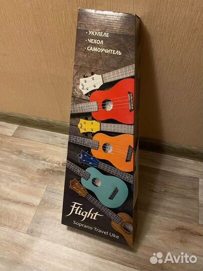 Укулеле в чехле