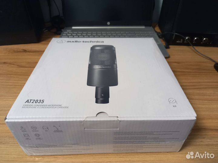 Студийный микрофон Audio-Technica AT2035