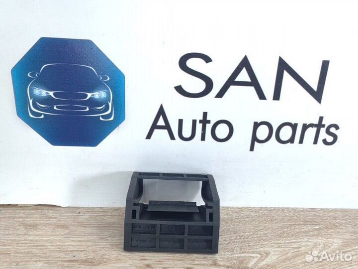 Кронштейн радиатора Bmw X5 E70 N62B48 2008