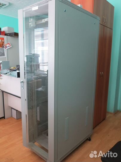 Шкаф серверный телекоммуникационный 19