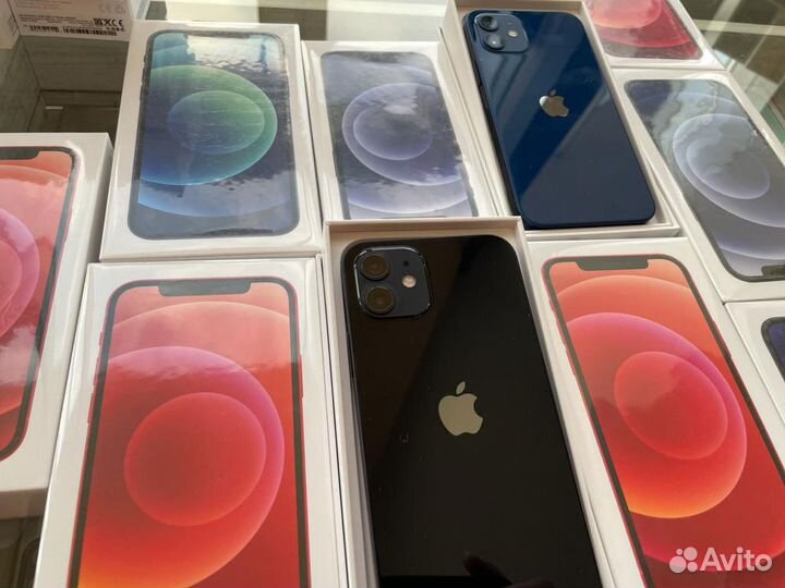 iPhone 12, 64 ГБ