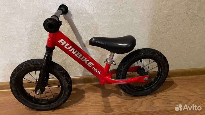 Беговел runbike beck с надувными колесами