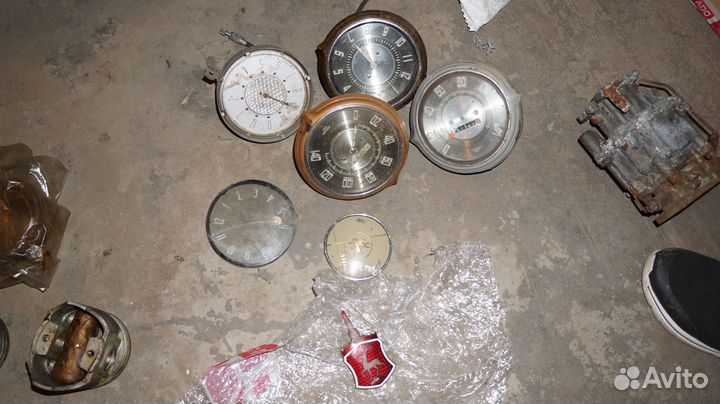 Эмблема капота зим газ 12