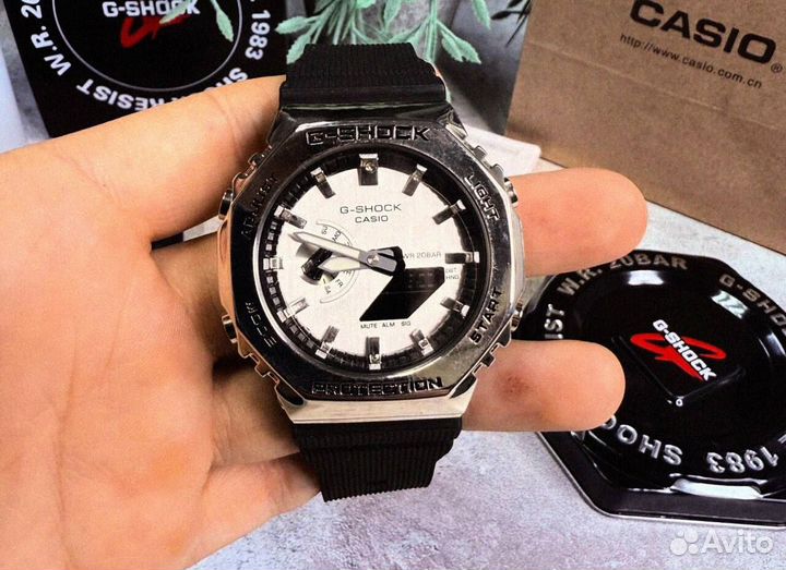 Часы Casio G-Shock GM-2100