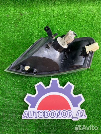 Габарит передний правый Nissan Ad vhny11 QG18DE