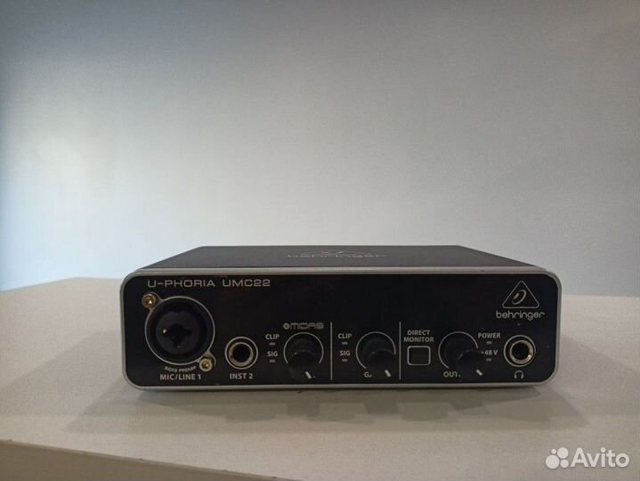 Звуковая карта Behringer Umc22