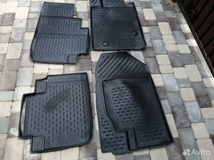 Продам комплект ковриков на Хавал ф7
