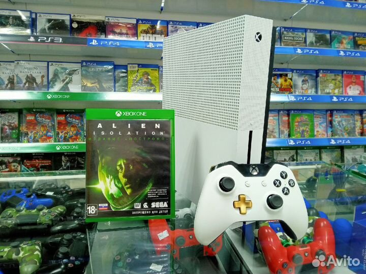 Xbox One S 500GB + Alien: Isolation