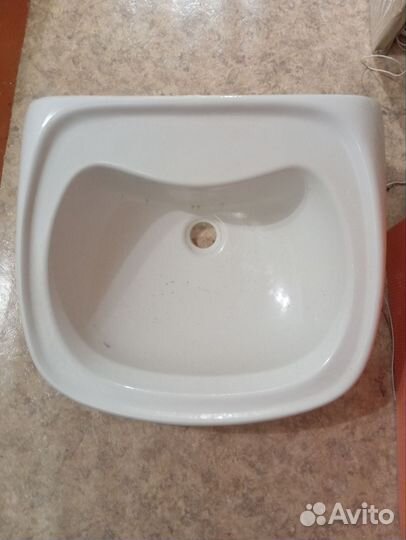 Раковина фаянс