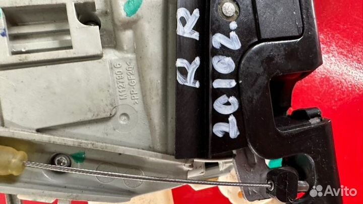 Замок двери задний правый Audi A6 C6 2.8 ccea 2010