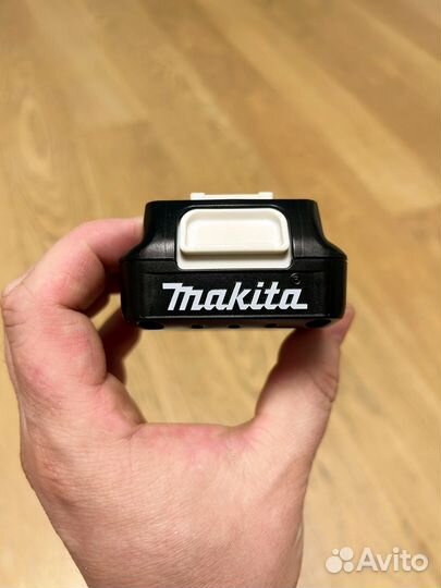 Набор аккумуляторов и з/у makita bl1021b DC 10 WD