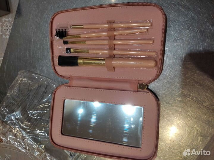 Набор кисточек для макияжа