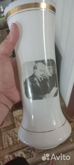 Ваза СССР, молочное стекло, Ленин