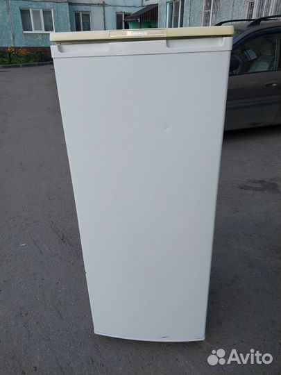 Холодильник Биоюса не большой.Рабочий.отл.сост