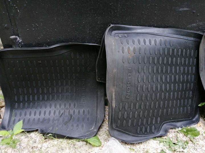 Автомобильные коврики резиновые