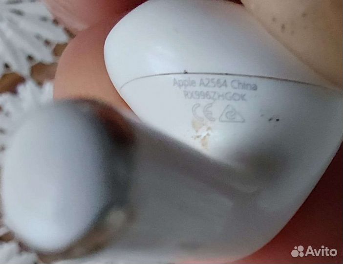 Правый наушник AirPods 3