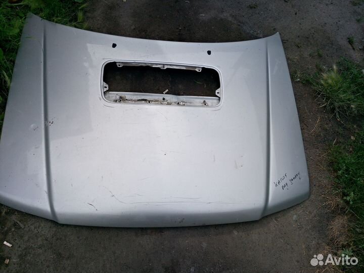 Продам капот на Subaru forester ровный