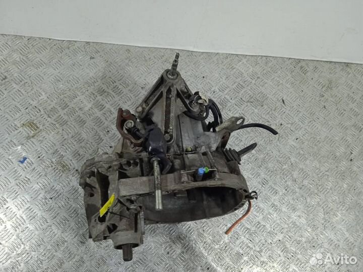 МКПП (механическая коробка переключения передач) R